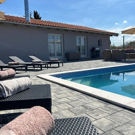 Kuca Za Odmor Capella Villa Stuti Екстериор снимка