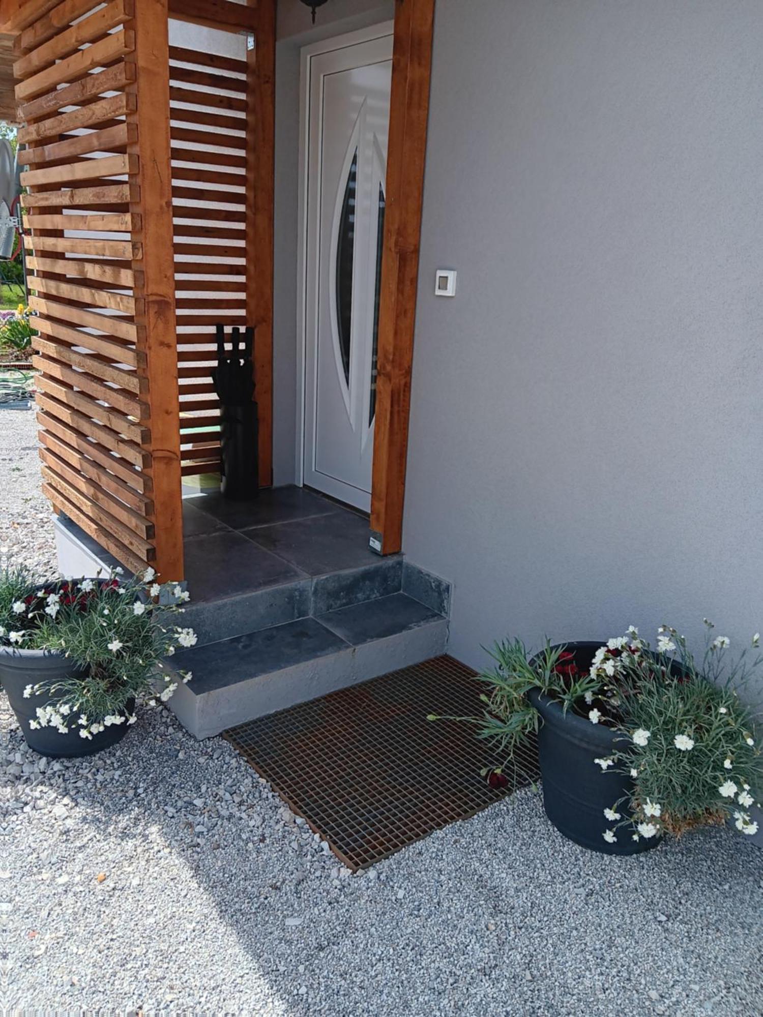 Kuca Za Odmor Capella Villa Stuti Екстериор снимка